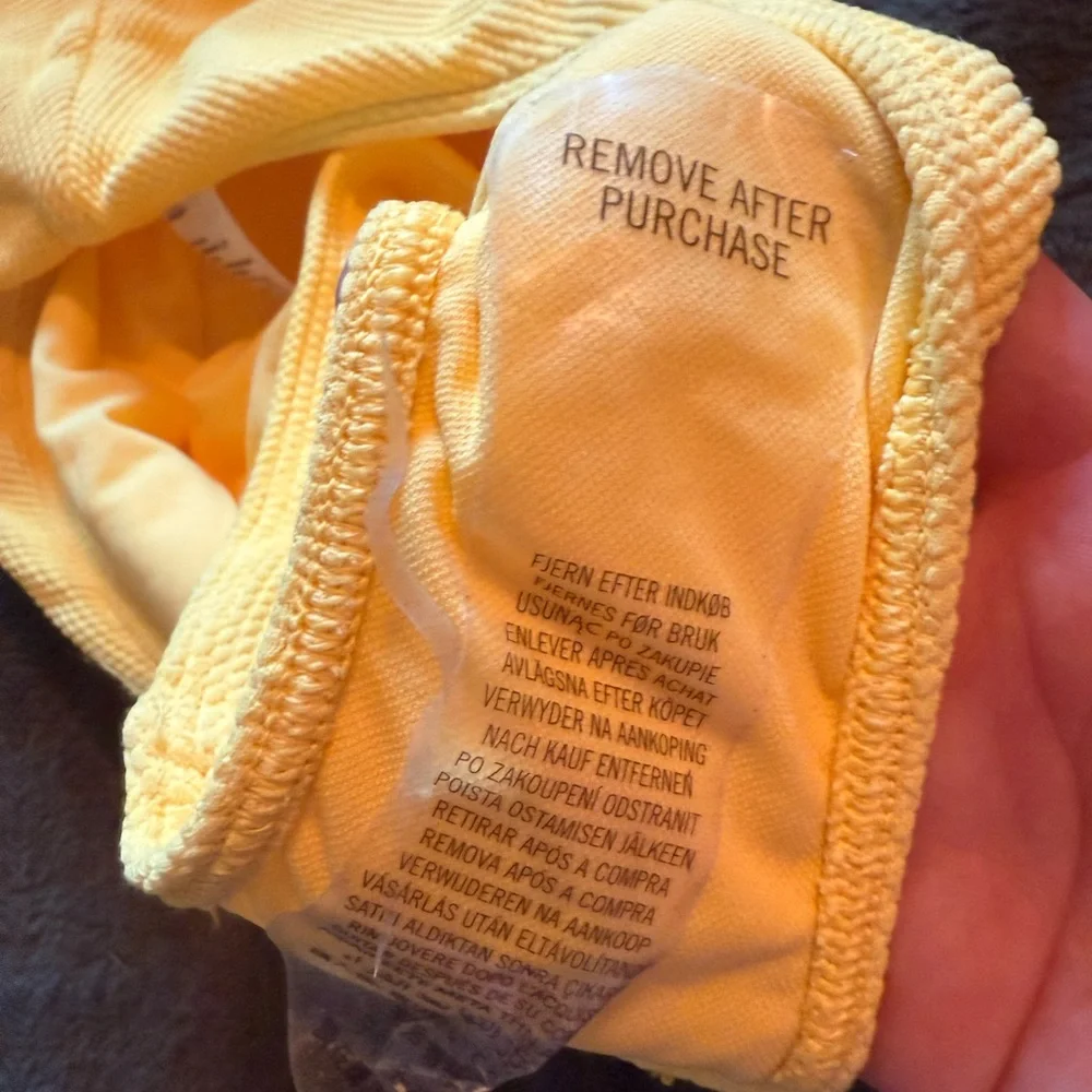 Yellow Ribbed One piece - Picture 4 of 4